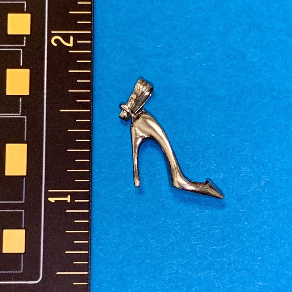 Sterling silver petite stiletto heel charm